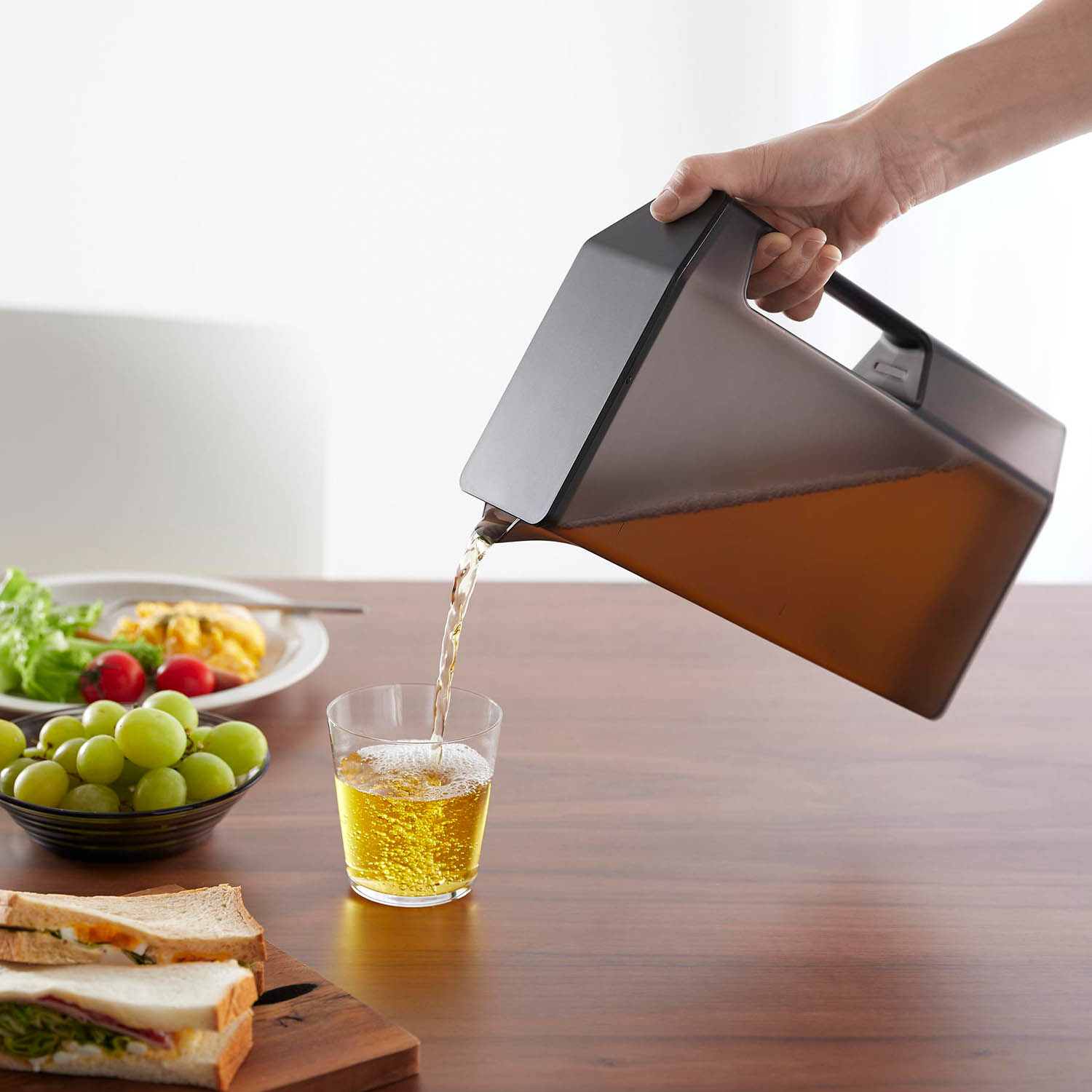 Tower Slim Water Pitcher With Handle [2L]