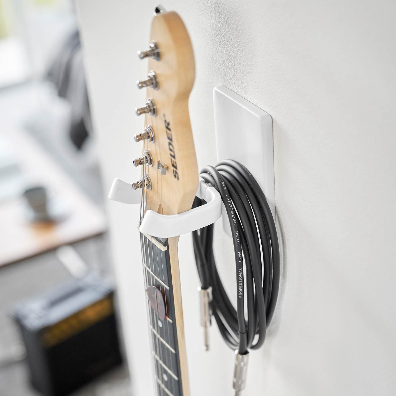 Tower Wall-Mounted Guitar Holder