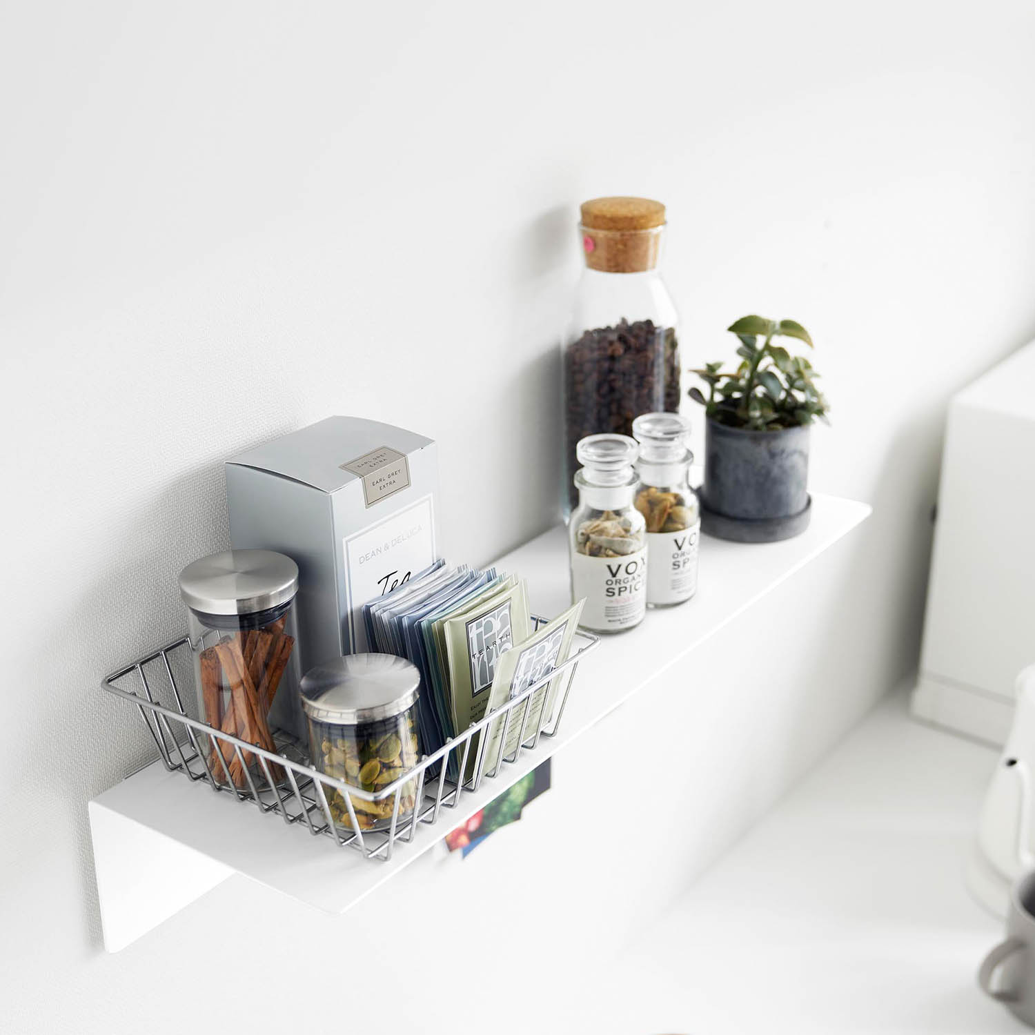 Tower Wall-Mounted Rack With Magnetic Panel [50cm]
