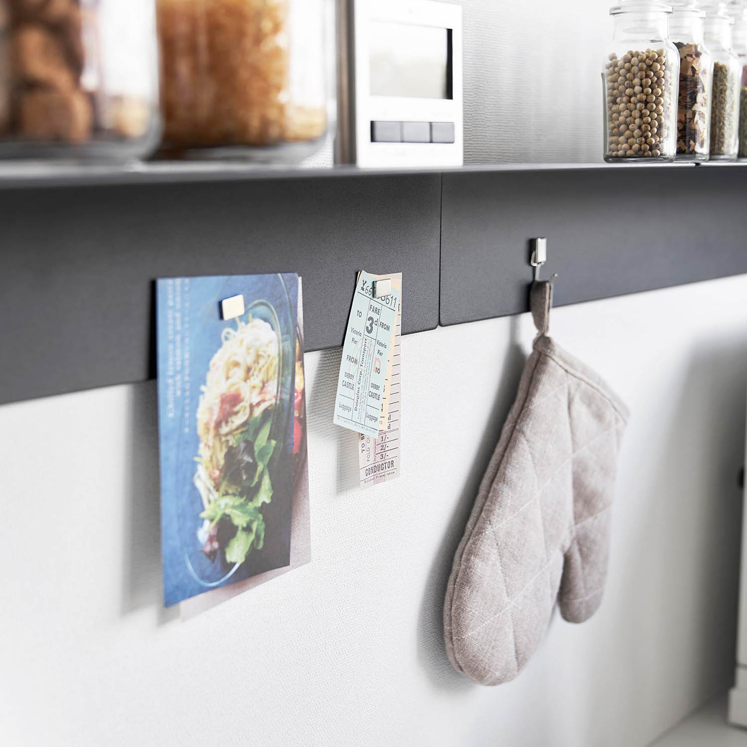 Tower Wall-Mounted Rack With Magnetic Panel [90cm]
