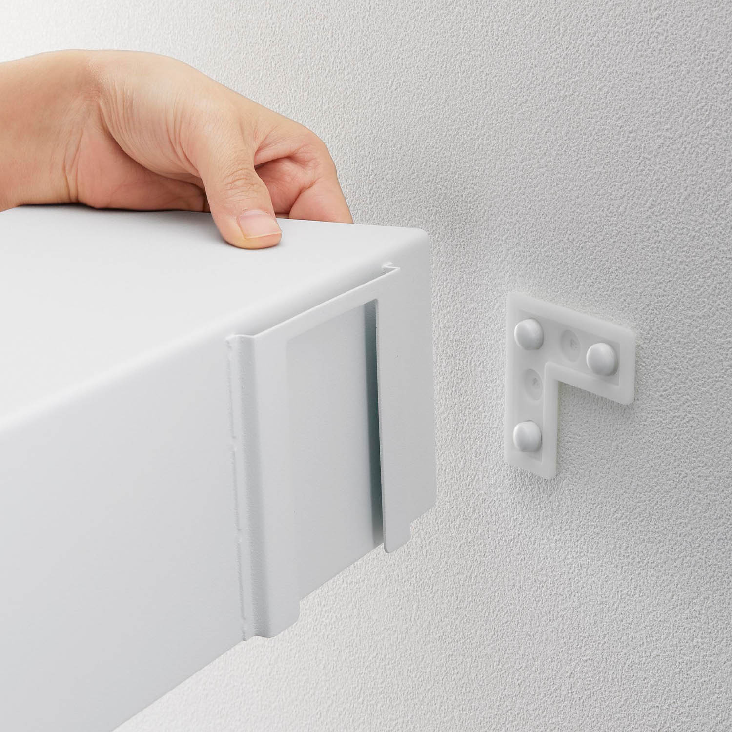 Tower Wall-Mounted Rack With Magnetic Panel [90cm]
