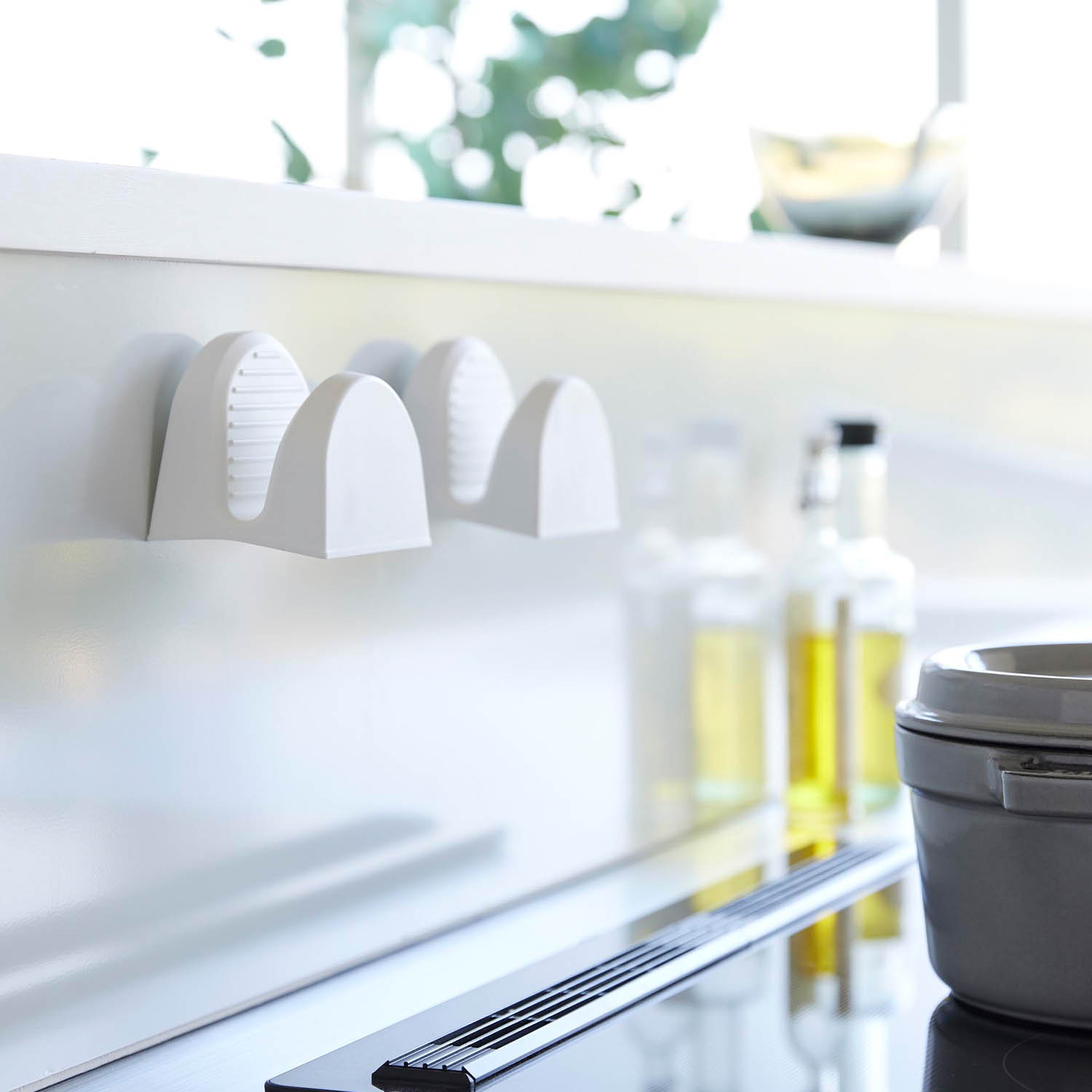 Tower Magnetic Silicone Pot Holders - 2-Set
