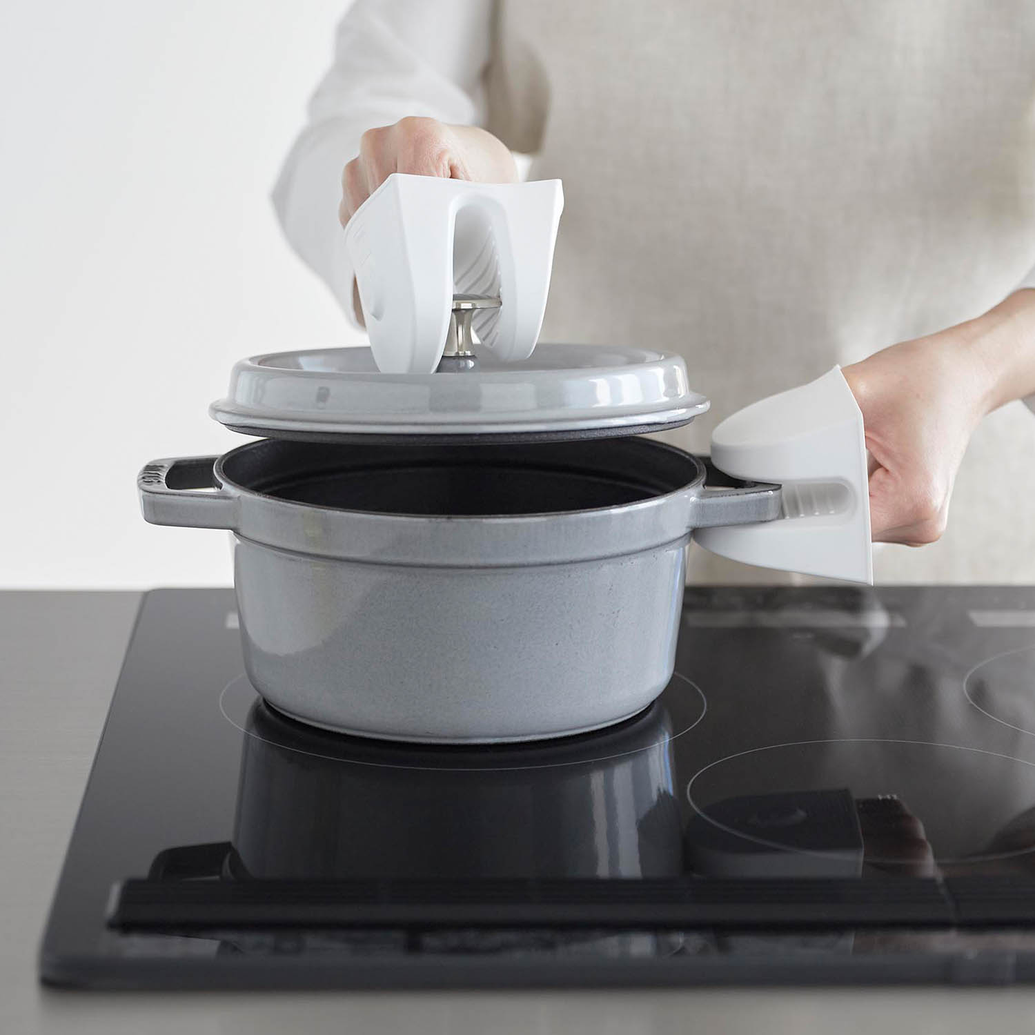 Tower Magnetic Silicone Pot Holders - 2-Set