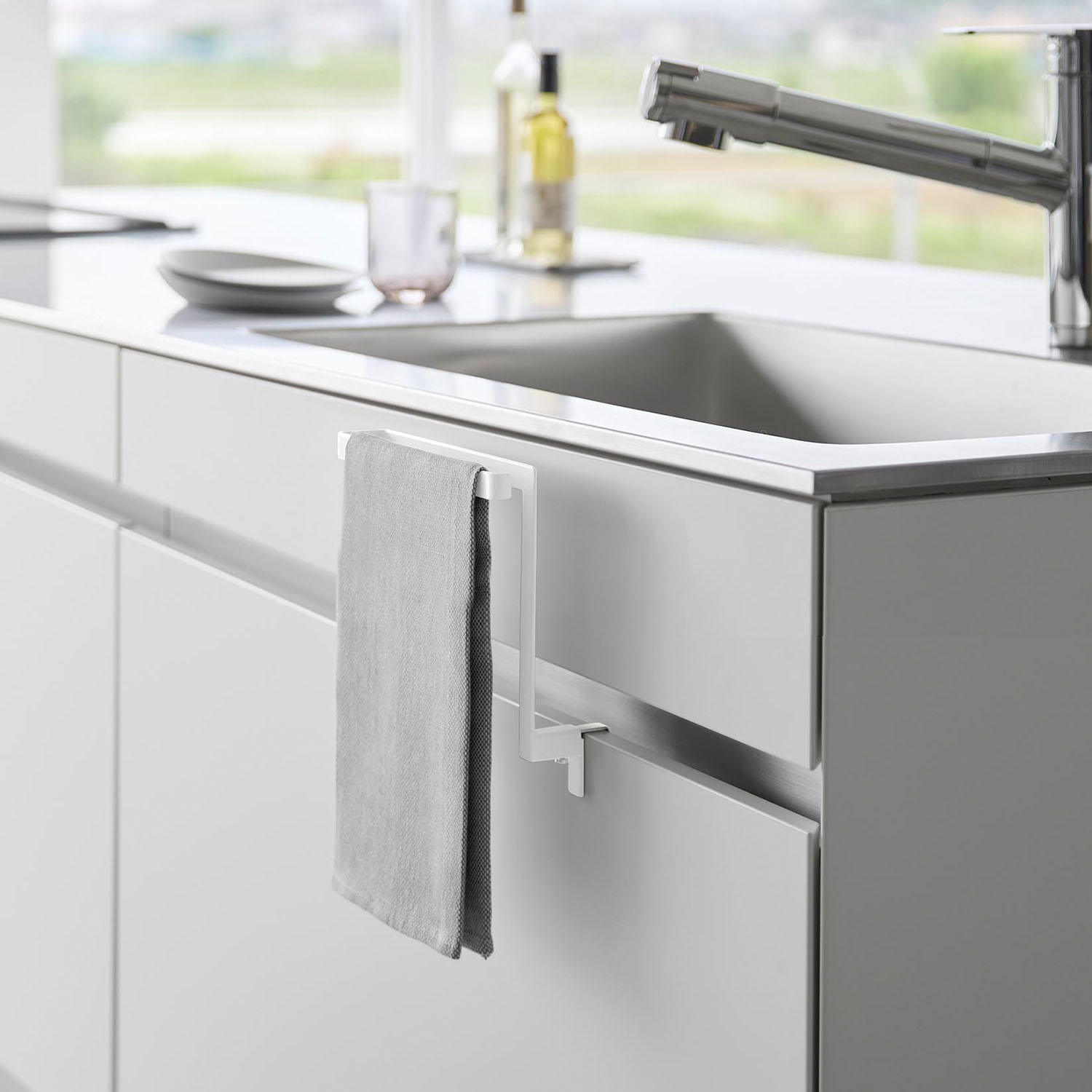 Tower Cabinet Door Towel Hanger [15cm]