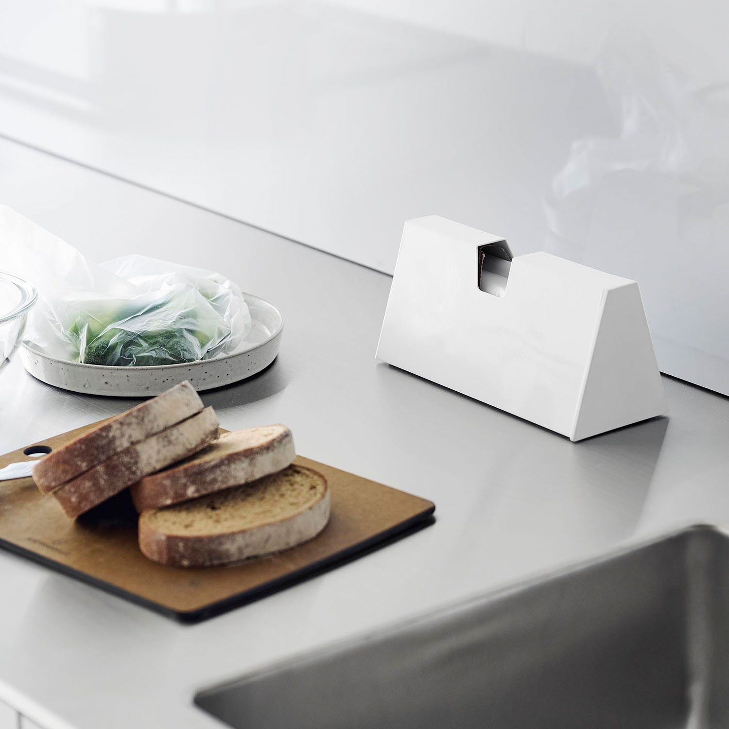 Tower Magnetic Plastic Bag Case