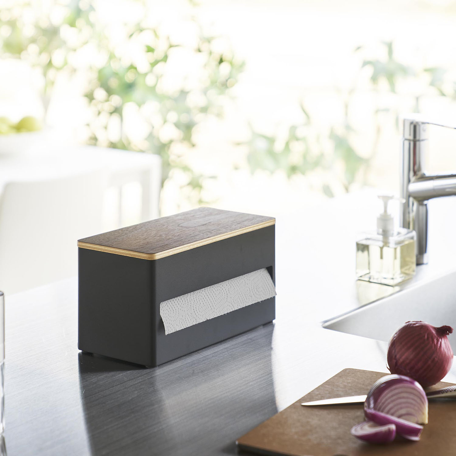 Rin Easy-Tear Paper Towel Dispenser S