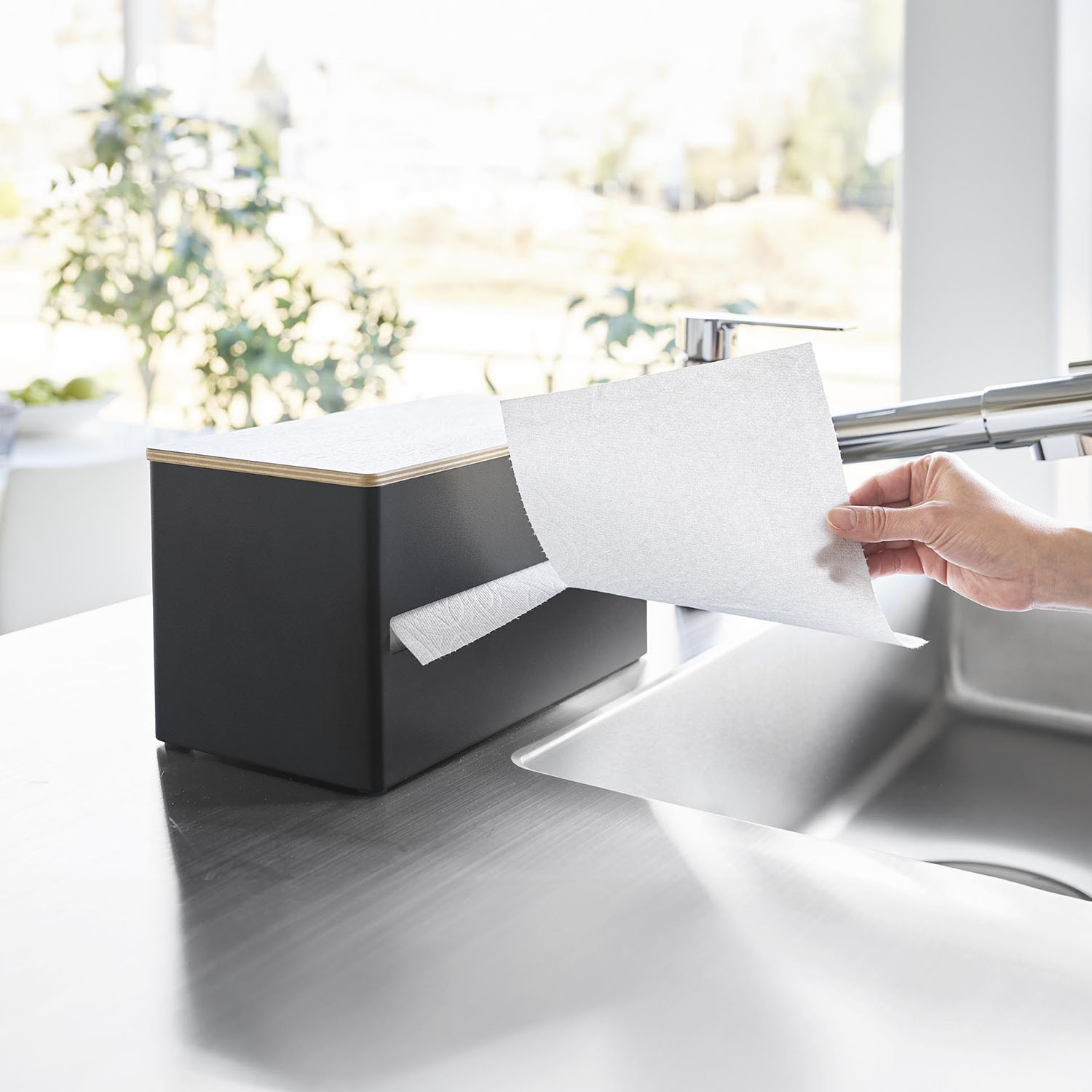 Rin Easy-Tear Paper Towel Dispenser L