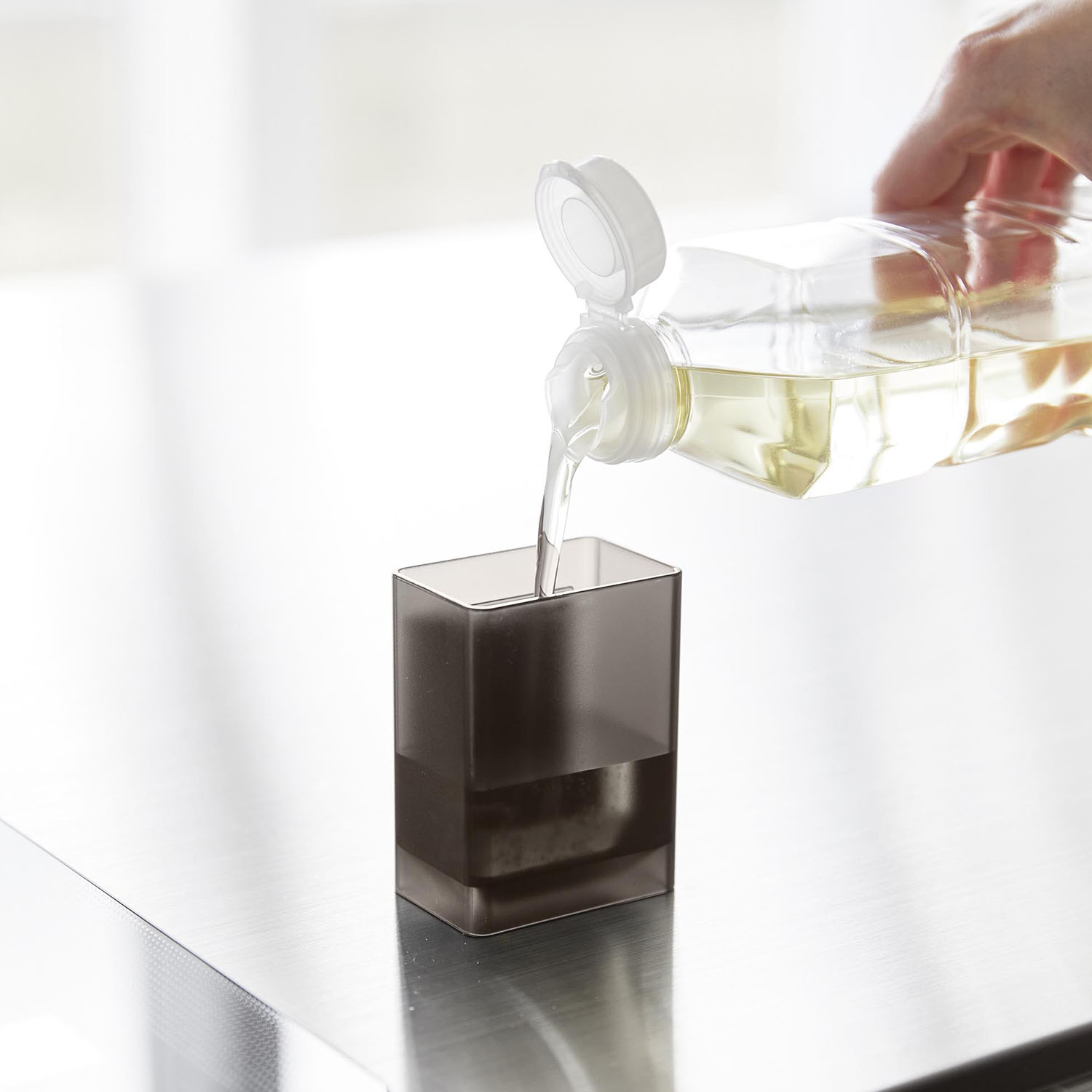 Tower Magnetic Oil Brush