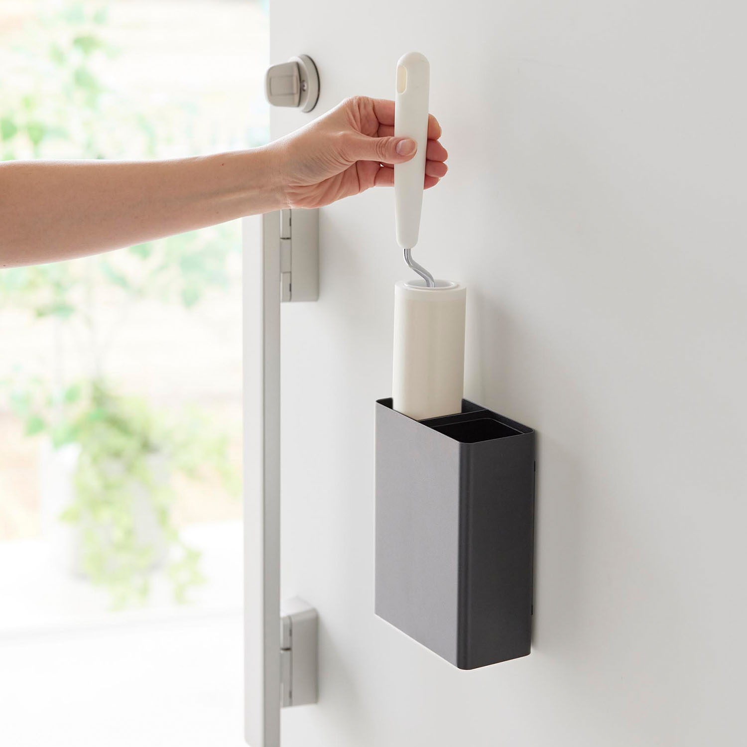 Tower Magnetic Lint Roller Holder And Dust Box