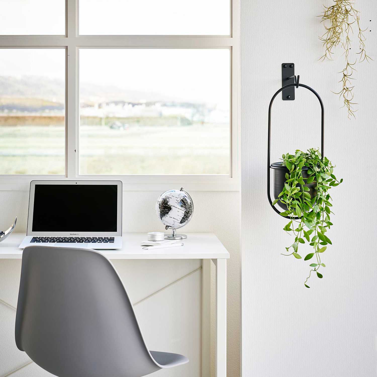 Tower Wall-Mounted Plant Hanger, Drywall Compatible?