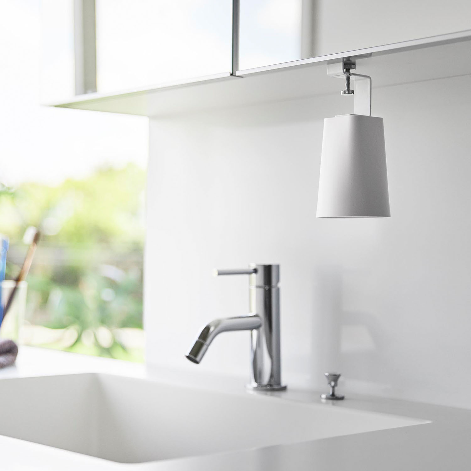 Tower Hook-Mounted Under-Cabinet Magnetic Tumbler