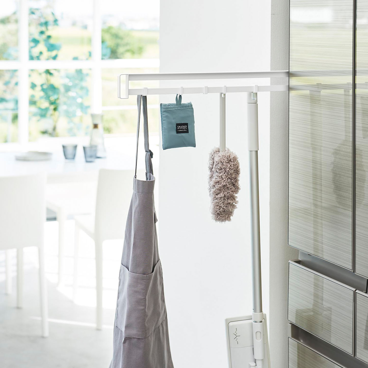 Tower Magnetic Retractable Hook Rack